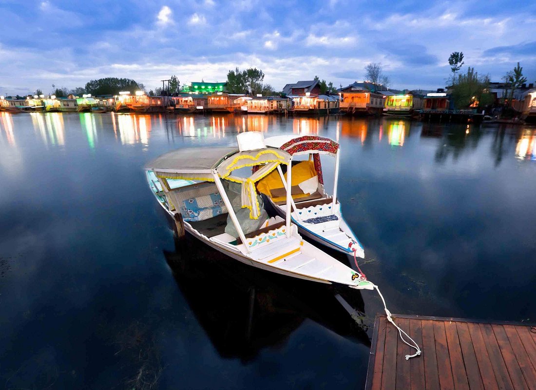 Kashmir Tour Package – Gulmarg & Pahalgam Special Tour